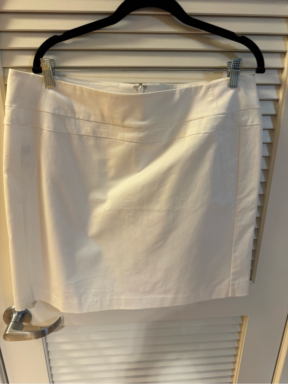 Ann Taylor Women's White Cotton Blend Skirt